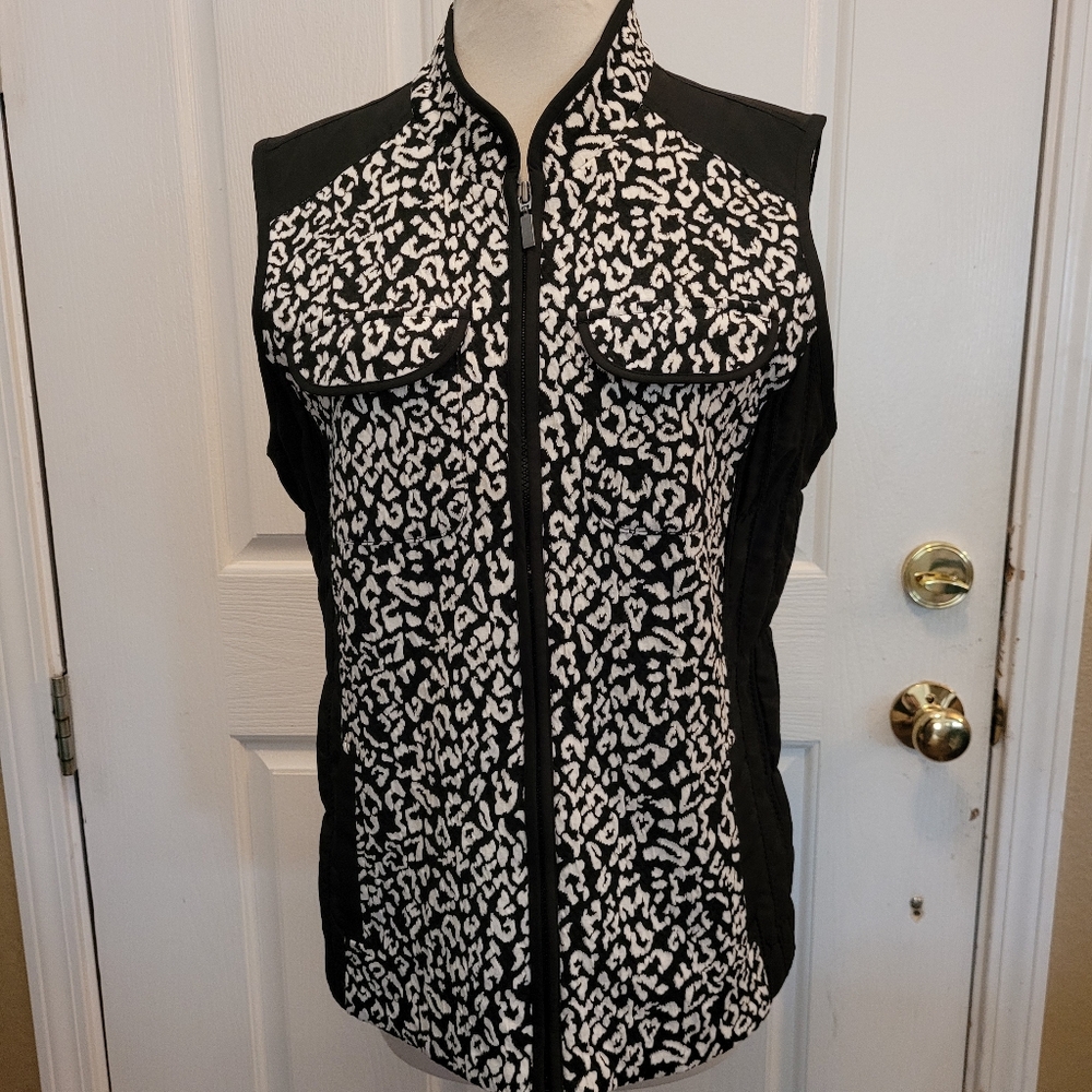 Chicos Vest Sz 1 Medium Animal Print Black White Safari Athletic Contemporary